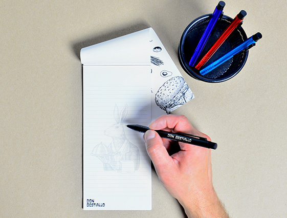 Kovové guličkové pero s čiernym klipom